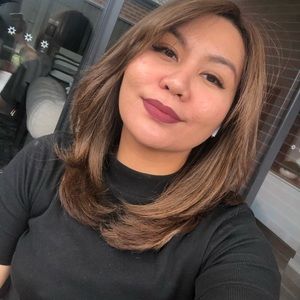 Meet your Posher, Evania